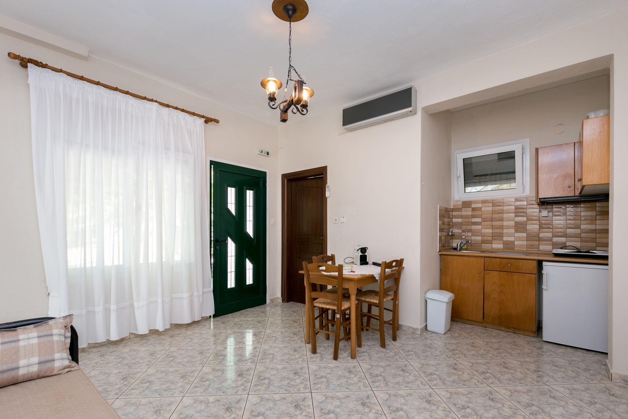 Petra Mare Apartment Thimonia ภายนอก รูปภาพ