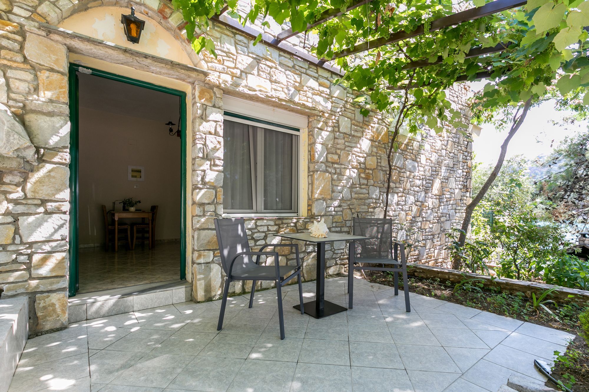Petra Mare Apartment Thimonia ภายนอก รูปภาพ